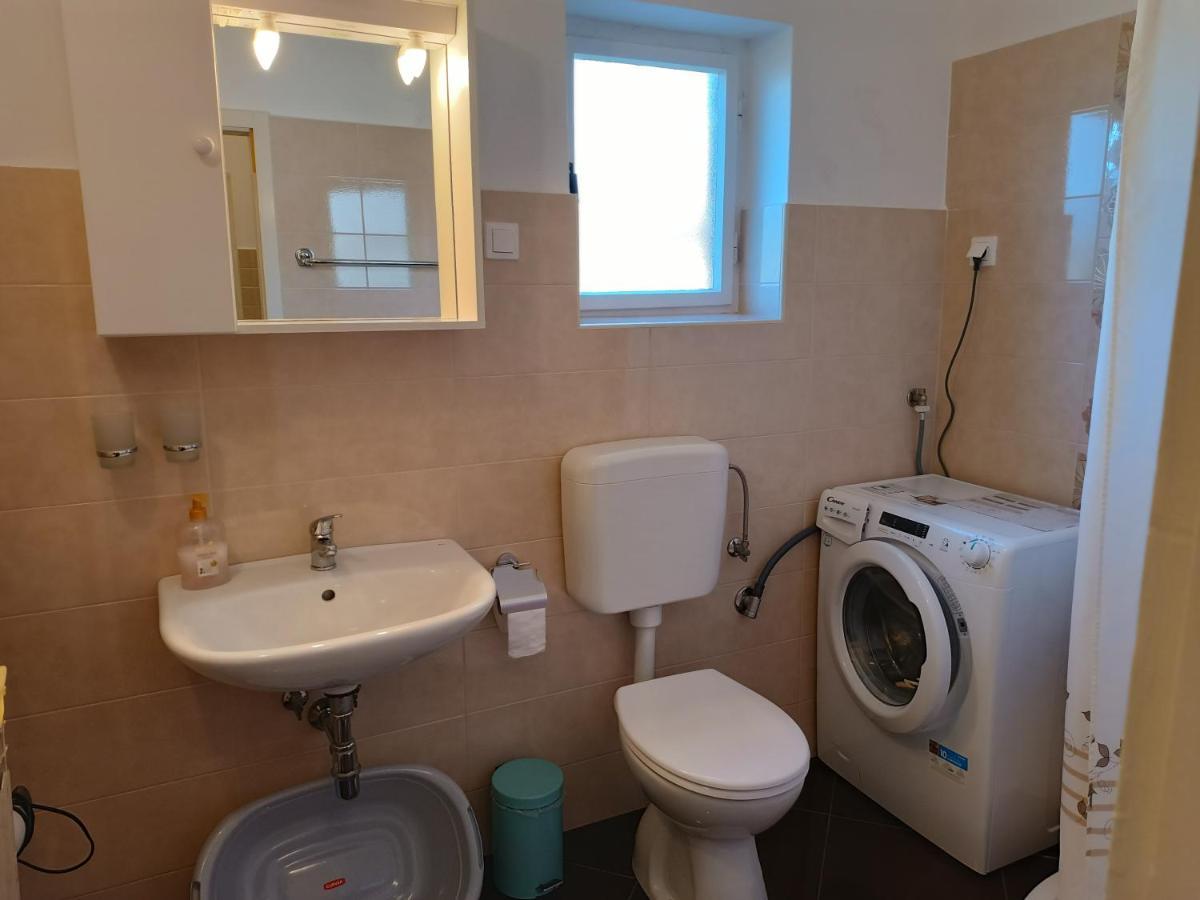 Levak Apartments - Apt.3 Pjescana Uvala Ngoại thất bức ảnh